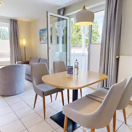 Appartementhaus Binzer Sterne 42 *