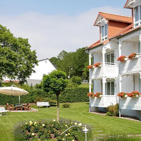 Appartementhaus Binzer Sterne 42 *